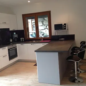 Appartement Individuel Tres Ensoleille Au Calme Vue Imprenable, Saint-Étienne-de-Tinée